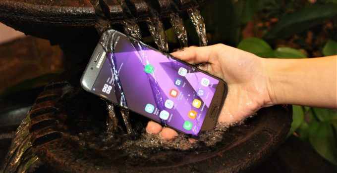 Samsung Galaxy A series (2017) dust and water resistance