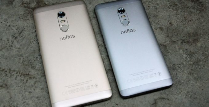 Neffos X1 (right) and Nefos X1 Max back view